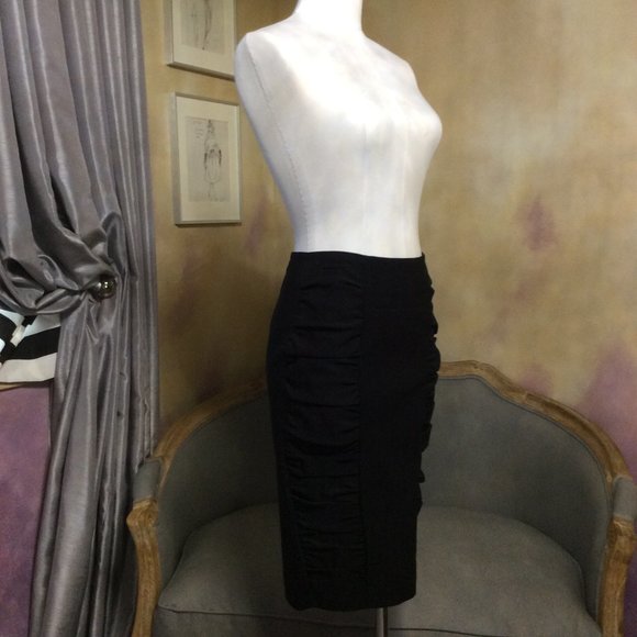Ruched stretch pencil skirt, size 7 - Picture 2 of 7